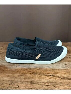 Maui Slide on shoes Size 7.5